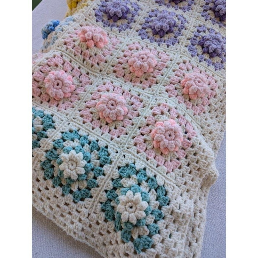 Vintage 3D Crochet Flower Granny Square Blanket 56x40 Afghan Throw Kids Nursery